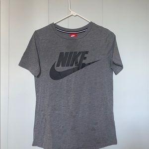 Grey Nike tee
